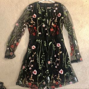 Gorgeous floral mesh dress NWOT 💐🍃🌺